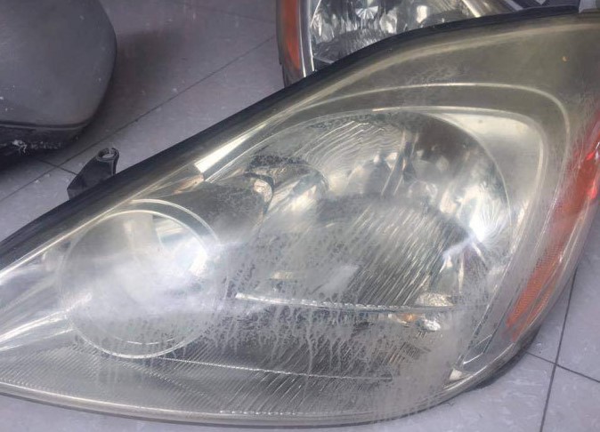 Cách đánh bóng đèn pha ô tô tại nhà. Cách đánh bóng đèn pha ô tô tại nhà.