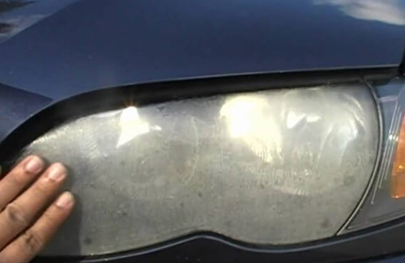 Cách đánh bóng đèn pha ô tô tại nhà. Cách đánh bóng đèn pha ô tô tại nhà.