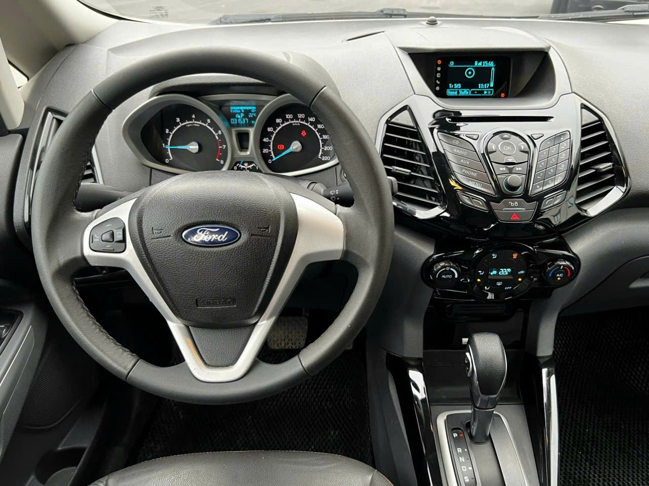 Có nên mua Ford EcoSport cũ với tầm giá hơn 400 triệu không? 3 co nen mua ford ecosport cu 3