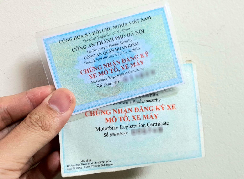 4 giấy tờ phải mang khi lái ô tô nếu không muốn bị tịch thu giấy phép lái xe. 2 Giấy tờ phải mang khi lái ô tô