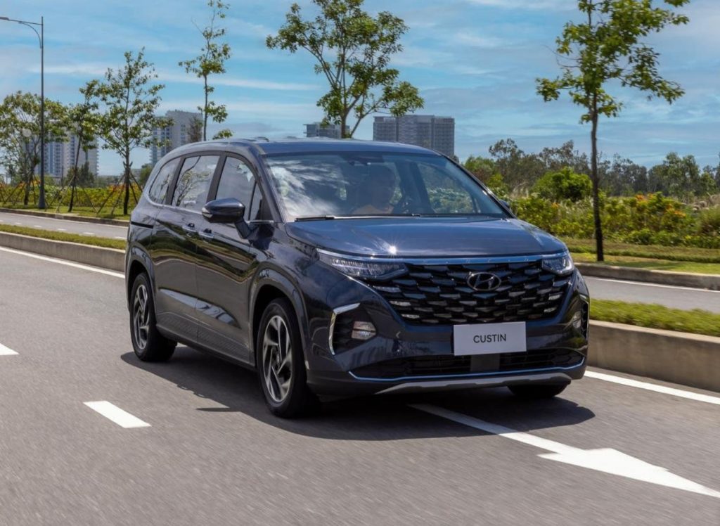 Hyundai Custin mẫu MPV dưới 1 tỷ mới ra mắt giá như Innova nhưng option như Carnival. 10 Hyundai Custin mẫu MPV dưới 1 tỷ mới ra mắt